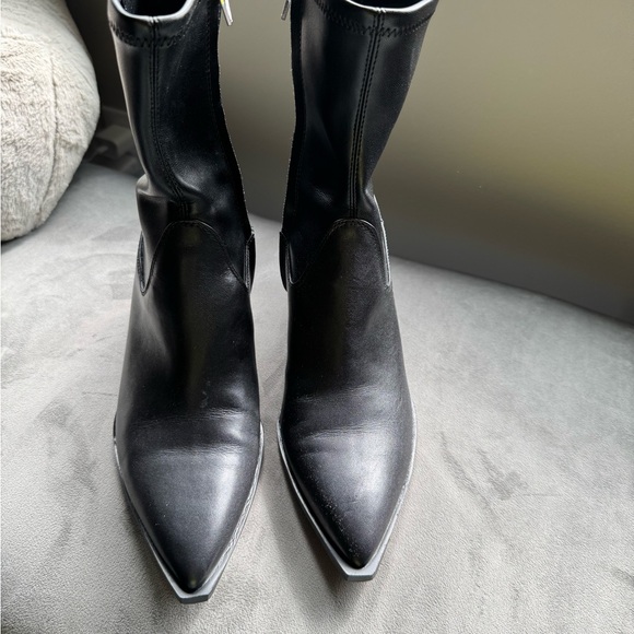 Dolce Vita Arya Boots - Black Pointed Toe and Kitten Heel Size 8 - Worn Once! - Picture 14 of 16